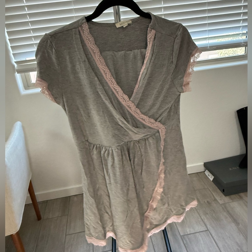 Kimi and Kai Gray Maternity Pajama Set with Pink Accents NWOT - Picture 4 of 4
